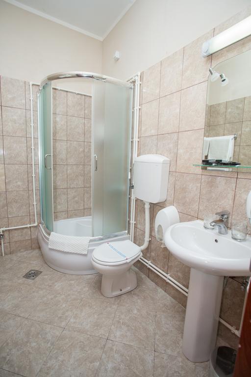 Sin-Kom Hotel Garni Pirot Quarto foto